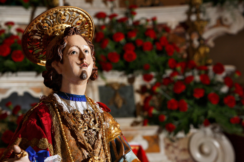 La processione di Sant'Efisio: una tradizione millenaria che unisce la Sardegna